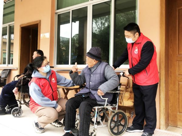 浙江温岭:“香溢”服务“流光溢彩” 点亮群众幸福生活