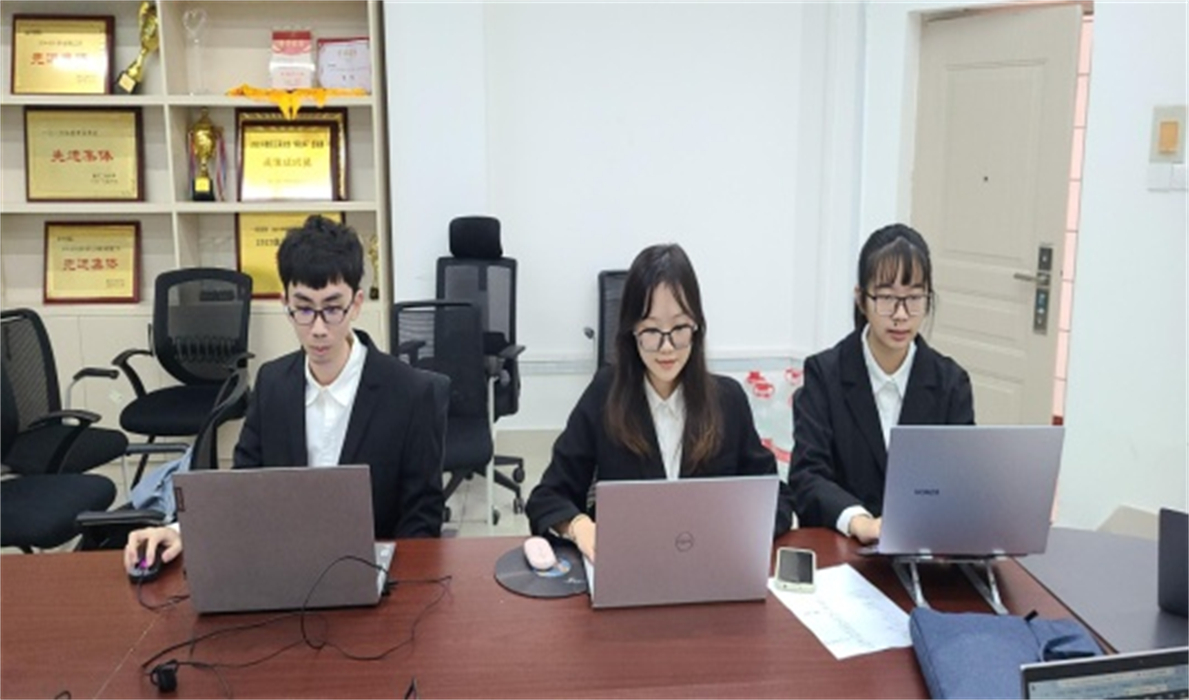 重庆城市科技学院首次承办的市级学科竞赛——“2022年重庆市大学生区块链技术应用创新大赛”胜利召开！