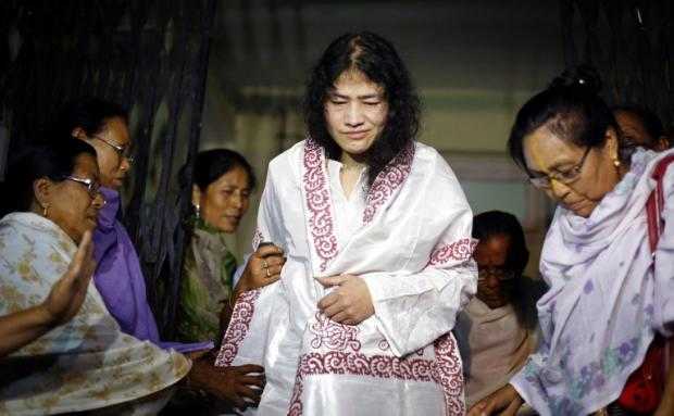 印度铁娘子投入政坛 结束史上最长绝食抗议