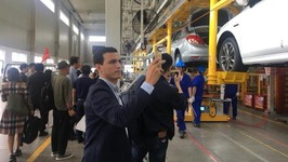 Des journalistes étrangers saluent la rapidité de fabrication haut de gamme de Xi’an_fororder_4