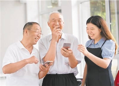 帮“银龄”迈过数字鸿沟