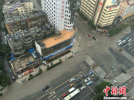 昆明主城又遭暴雨“袭城” 1小时最大降雨量达40毫米