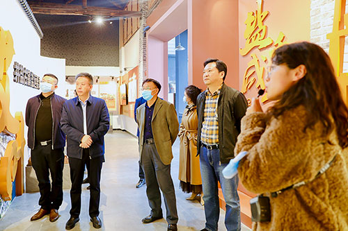 自贡市政协副主席陈刚调研贡井区政协工作_fororder_2调研现场