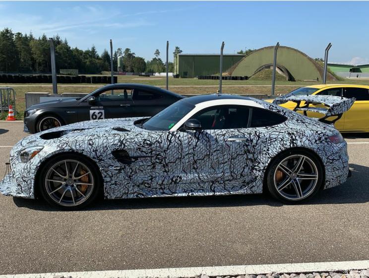 汽车频道【9月17日】【首页汽车资讯列表+要闻列表】AMG GT Black Series谍照