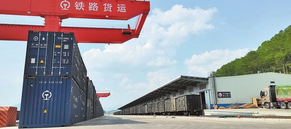 普洱：加快沿线开发 发挥带动效应_fororder_cd78a