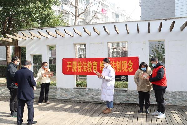 淮安市洪泽区烟草专卖局：打通法治之路 架起服务之桥