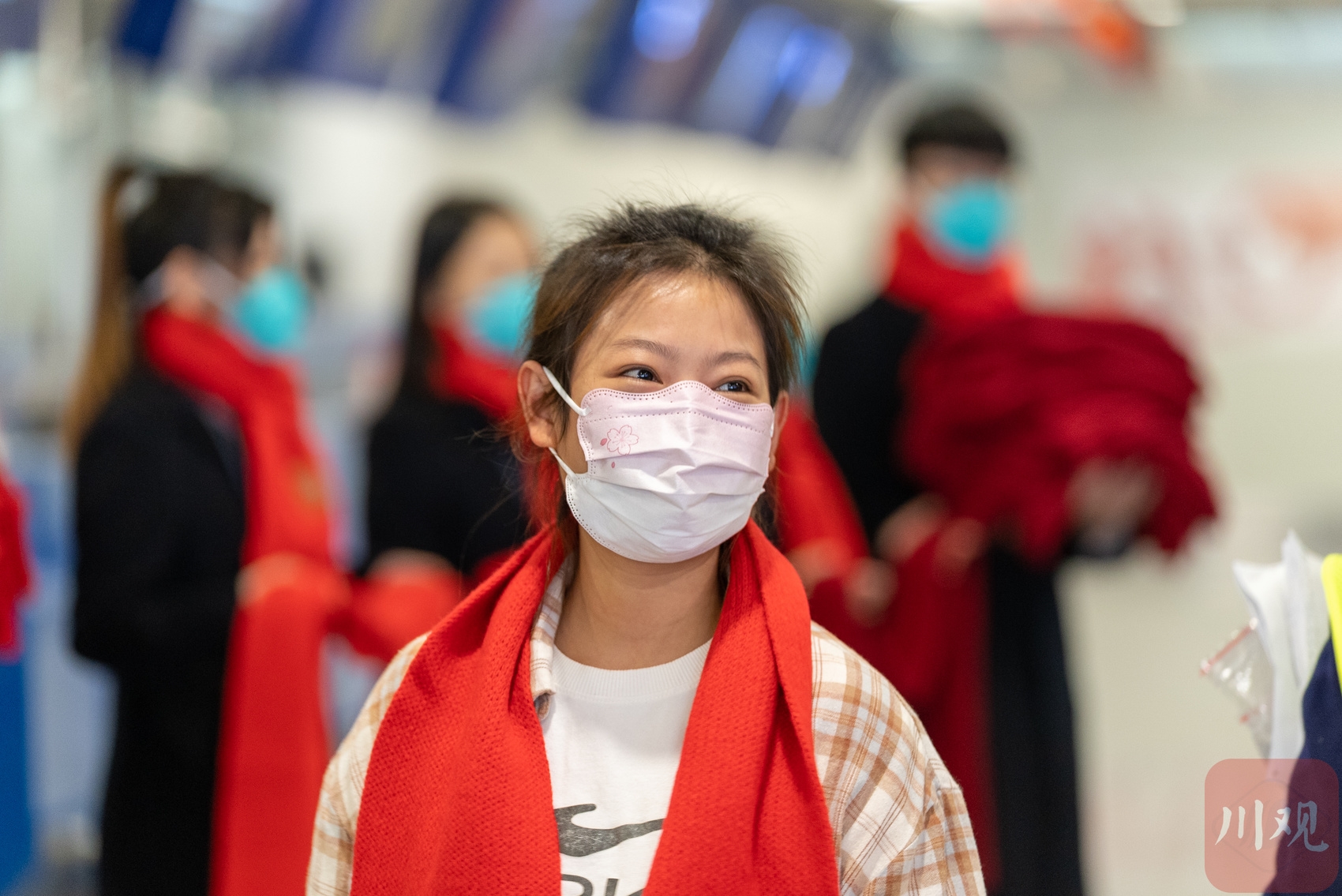 （转载）入境新政实施 成都双流国际机场首个入境航班抵达