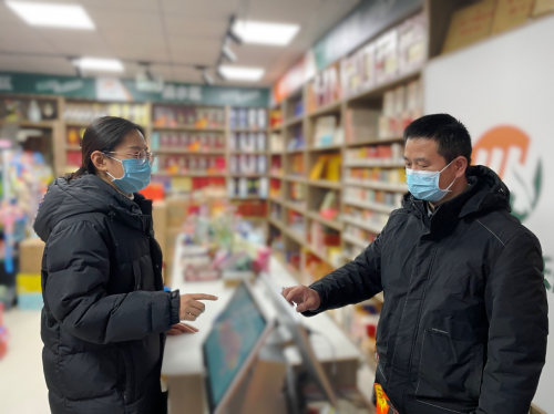 河南长垣：“小锦旗”映射“大认可”