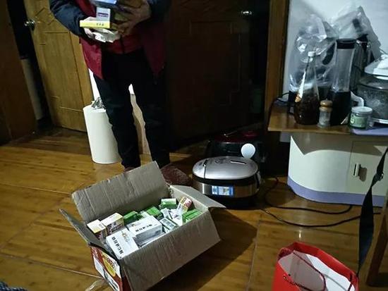 45个老人聚一起吃年夜饭 都失去过唯一的孩子