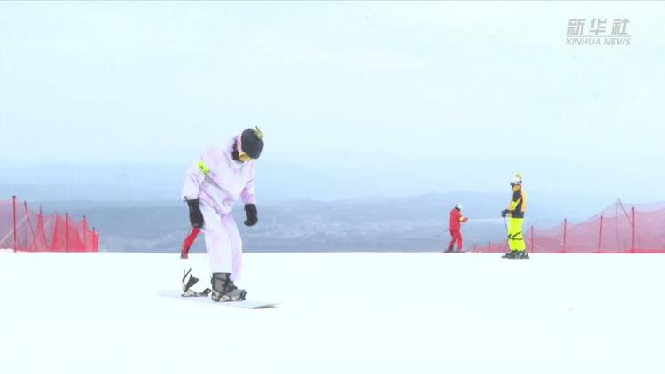 新春走基层丨宁夏泾源：西北小城兴起滑雪热