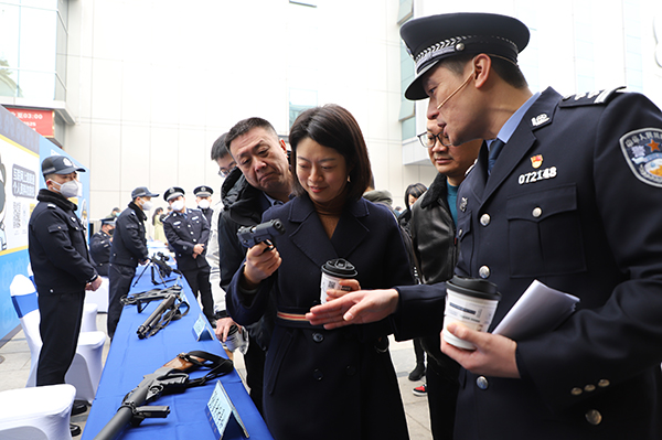 图集｜你的平安 我的节日——庆祝第三个中国人民警察节_fororder_《警用枪械演示和体验》1-IMG_5808