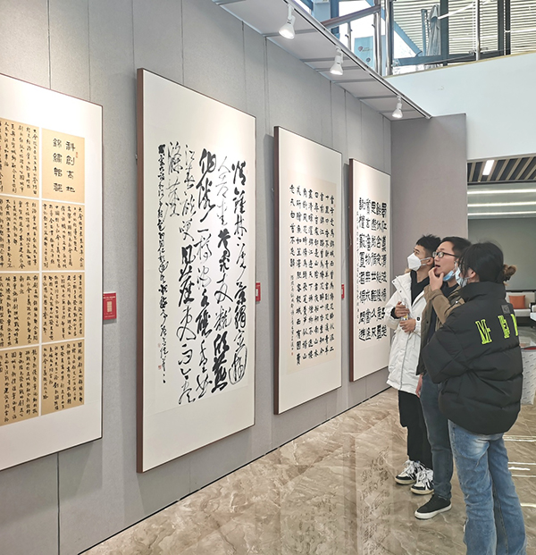 成都郫都区：“锦绣郫都”文艺作品大赛落幕 2500余件参赛_fororder_征集作品展览现场-摄影-尹娱