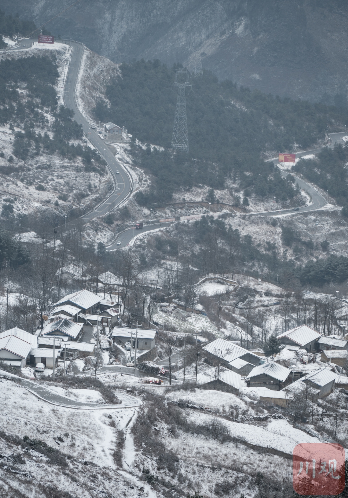 （转载）凉山小相岭迎降雪 满眼北国风光