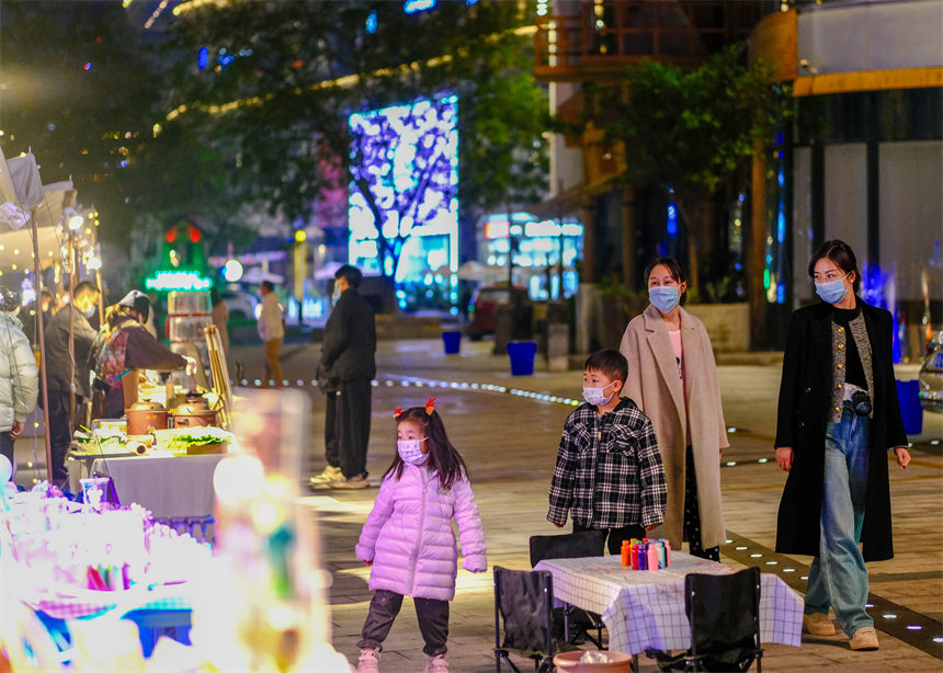 【城市远洋带图】重庆多个夜间集市复市 城市“烟火气”逐渐回归_fororder_LOCAL1671346717246G93OO1XYMV
