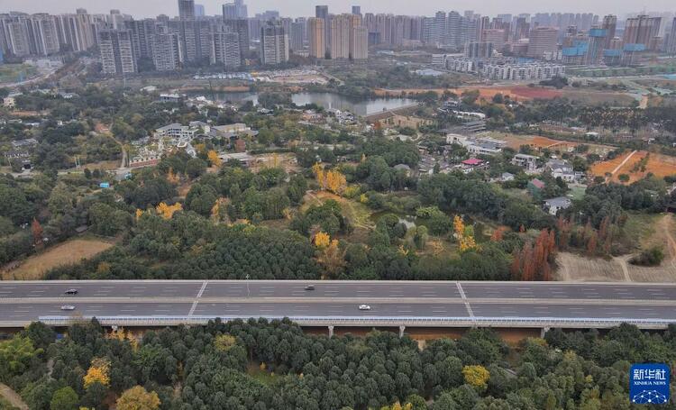 （转载）共绘巴蜀大地高质量发展新图景——贯彻落实党的二十大精神推动成渝地区双城经济圈发展观察