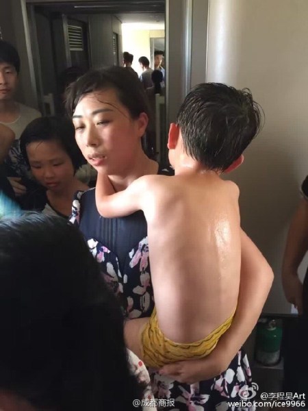 北京至深圳高铁故障 乘客被闷2小时险虚脱