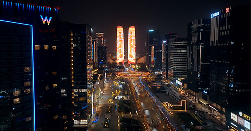 “梦想之光·千灯之城”亮相成都双子塔 邀您来观自贡灯过中国年_fororder_1现场图片（供图-自贡市委宣传部）