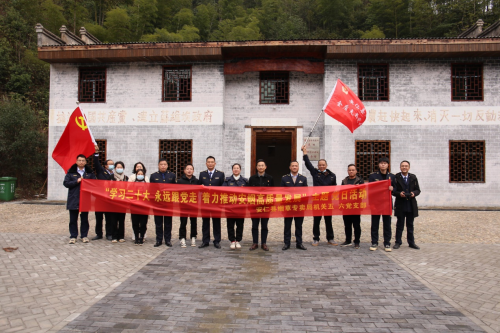 党建红为人才发展“赋能添力”