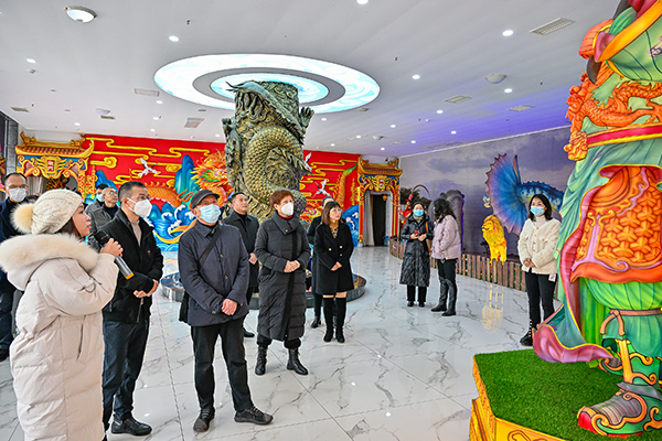 自贡市大安区统一战线召开2022年工作总结会_fororder_4与会人员实地参观调研（摄影-廖志全）
