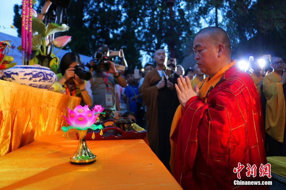 少林寺举行世界传灯大典 释永信主法