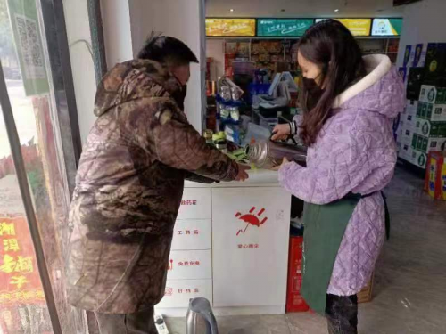 河南固始：一个温暖的便民服务台