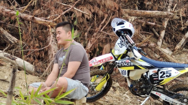 听见你，温暖你丨“救火骑士”龙麻子：身为中国人，要有中国人的血性
