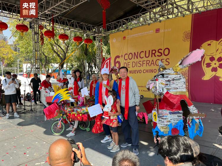 墨西哥城举办“欢乐春节”自行车装饰大赛 收获民众喜爱