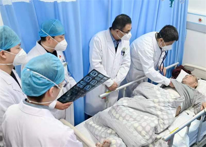 陕西省森工医院：多措并举应对变化 保障新冠病毒感染患者应治尽治_fororder_微信图片_20221230145747