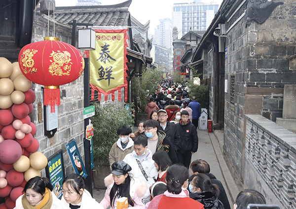 宜宾翠屏：新春佳节 古镇古街年味浓_fororder_冠音古街人气旺-(1)
