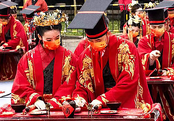 剑山为证 雄关为媒 广元剑阁青年人才集体婚礼浪漫来袭_fororder_婚礼现场