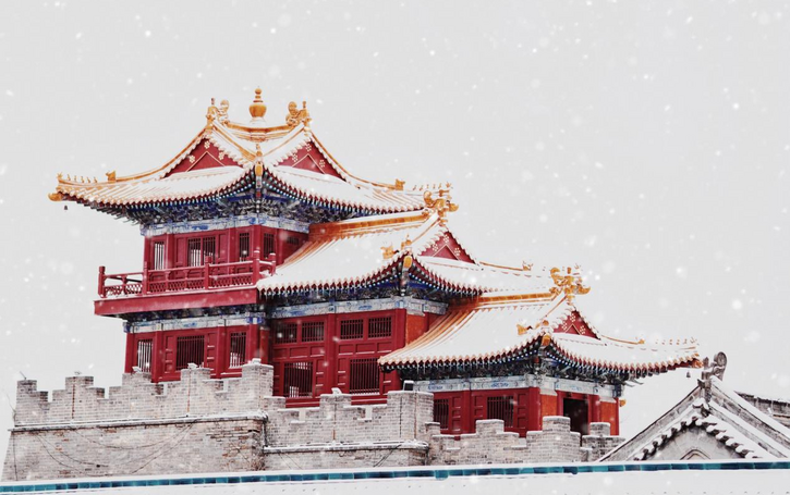渭南：瑞雪映西岳