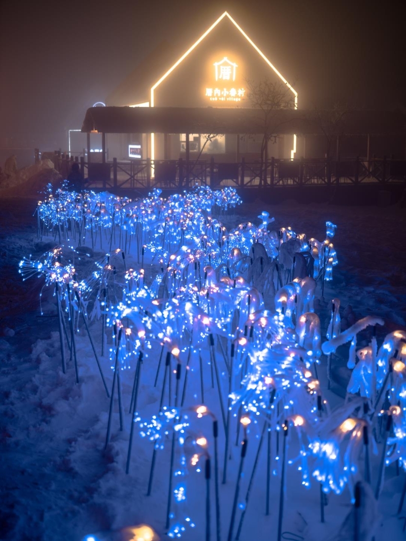 （转载）景区索道运营时间延长 西岭雪山夜间玩法上新