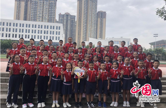 （转载）祝贺！ 成都海滨小学这个少先队集体喜获全国“少先队”最高荣誉
