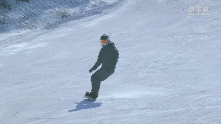 新春走基层丨宁夏泾源：西北小城兴起滑雪热