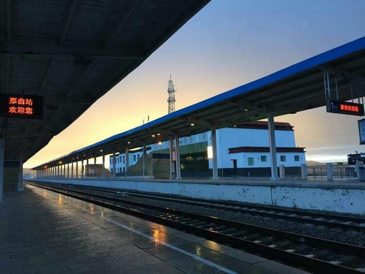 新春走基层丨奋战藏北草原 呵护万家温暖——青藏铁路那曲火车站调车组的平凡坚守