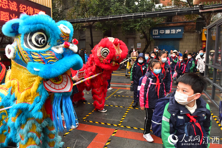 江西南昌：新学期 开学啦
