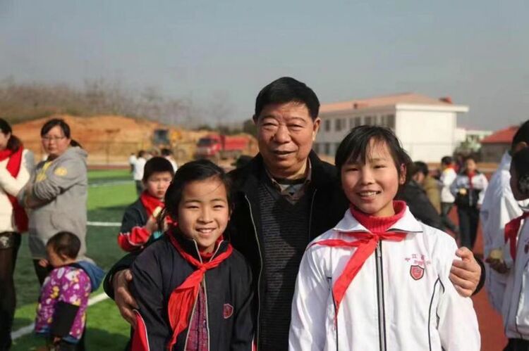 江西都昌县：离退休干部“三当”助力乡村振兴