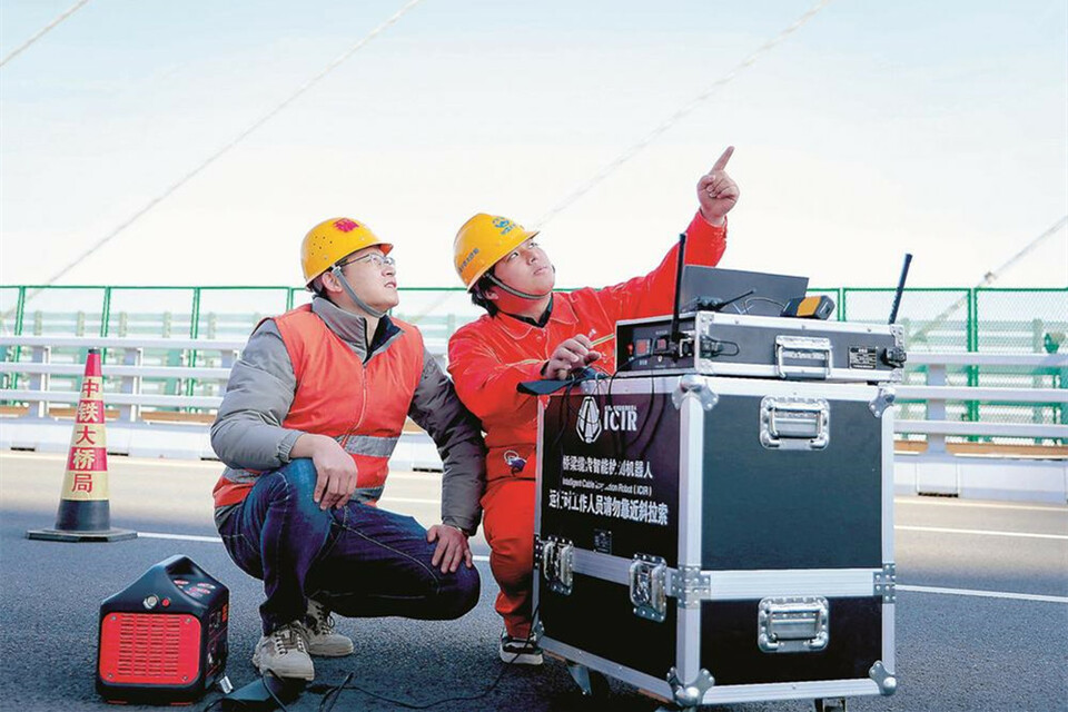 平潭：大桥上的“春运”守护者_fororder_395d99bf-c2ec-4790-ad7d-3121d8b6a42c