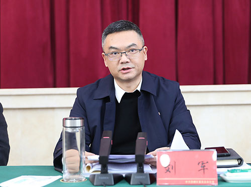 自贡沿滩区：推动基层党建工作水平再上新台阶_fororder_2沿滩区委书记刘军主持会议并讲话