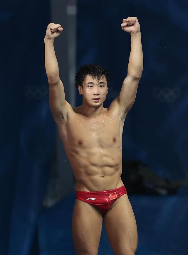曹缘夺得跳水男子三米板冠军