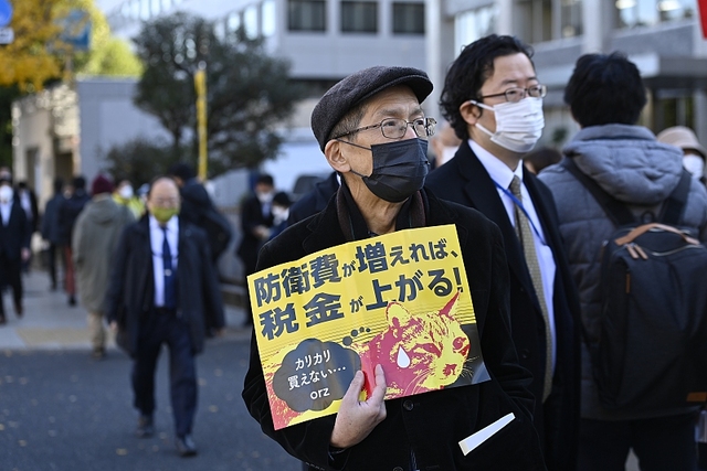 国内一堆烂摊子，日本却忙着向美国“表功”？