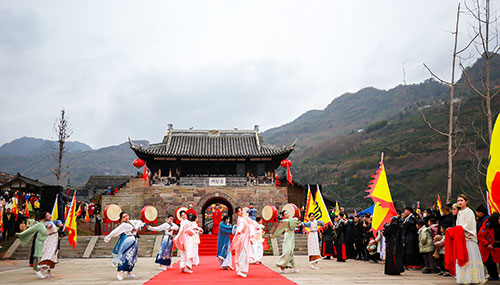 穿越金沙海·情定马湖府——2023宜宾屏山县马湖府试开城暨招商发布活动举行_fororder_马湖府古城试开城现场-供图-屏山宇客文旅公司