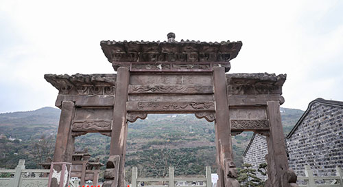 穿越金沙海·情定马湖府——2023宜宾屏山县马湖府试开城暨招商发布活动举行_fororder_马湖府古城的古建为原物复建-再现古建原样-供图-屏山宇客文旅公司