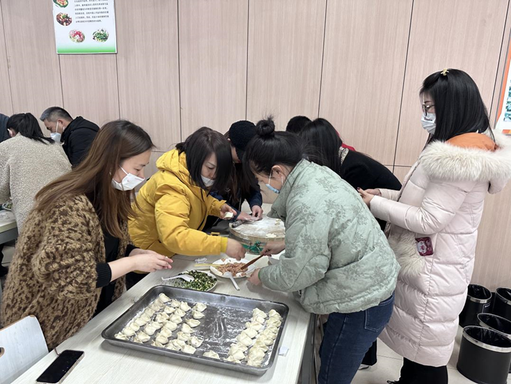 秦汉新城举办“跃兔迎新春  筑梦新征程”趣味活动_fororder_图片3