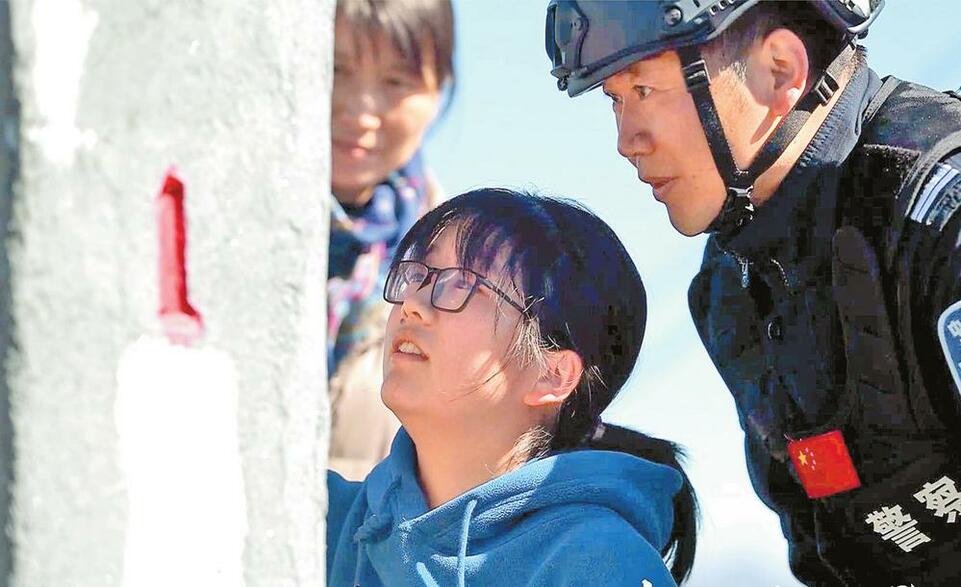 保山腾冲：戍边民警的特别礼物_fororder_c39