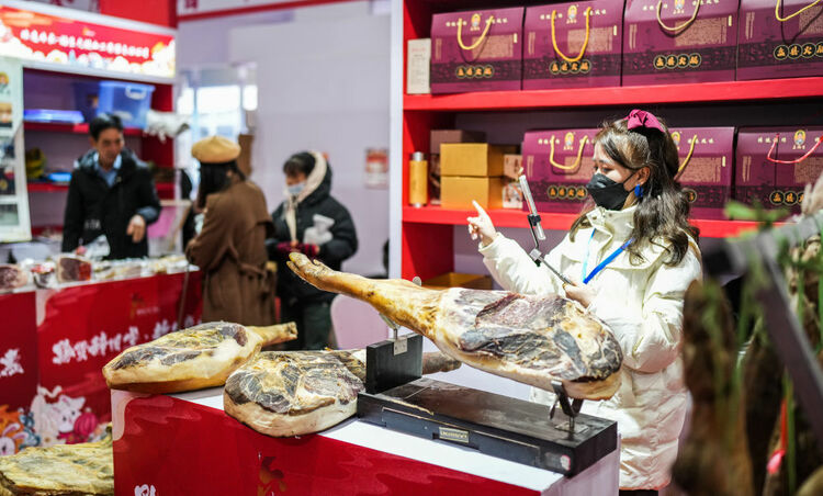 年下正忙时——中国大地火热迎新岁