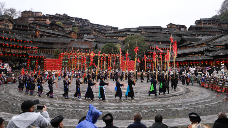 西江千户苗寨：苗文化与旅游融合 绘出苗寨新风景