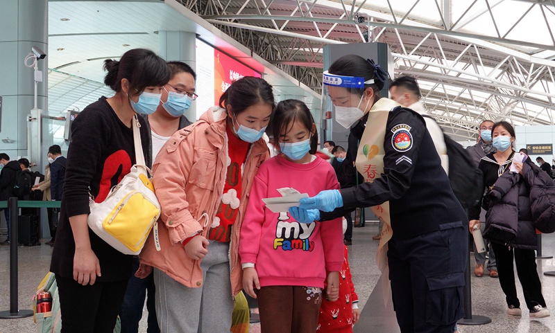 广州白云机场春运头十天旅客吞吐量居全国各机场榜首_fororder_1