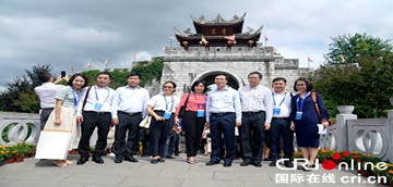 越南共产党中央宣教部代表团在贵阳考察_fororder_CqgNOl01SjiAFHtVAAAAAAAAAAA259.550x367
