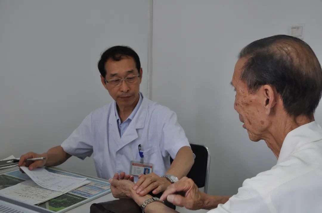 （原创）河北以岭医院名誉副院长刘增祥被授予省中医药行业最高荣誉“省名中医”称号_fororder_微信图片_20230220110111